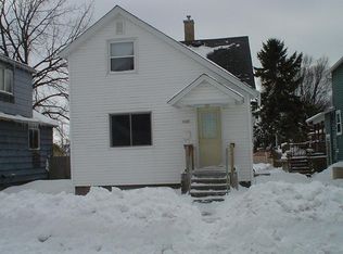 1107 17th Ave, Menominee, MI 49858