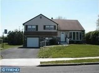 1000 Coronet Rd, Warminster, PA 18974