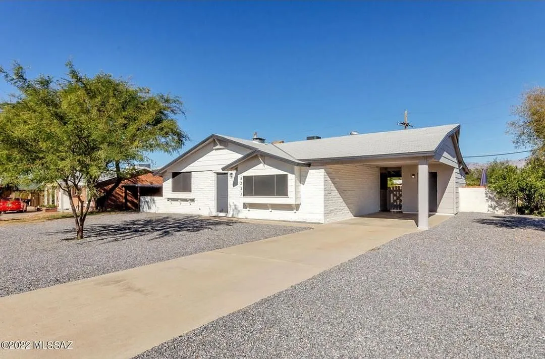 8271 E Kenyon Dr — Photo 1