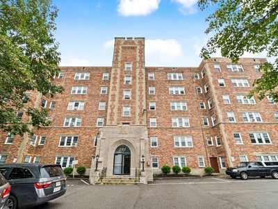 195 Thomas Burgin Pkwy UNIT 202, Quincy, MA, 02169