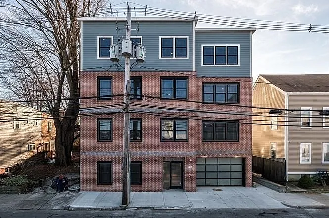 119-121 Addison St #5 — Photo 1