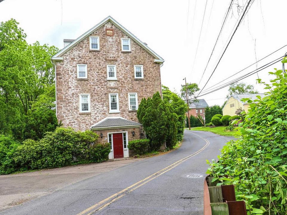 18 Barclay St Newtown PA Zillow