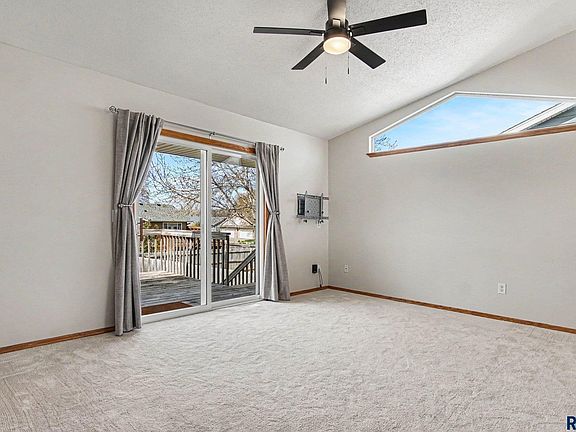 4th image of 7004 W 51st St