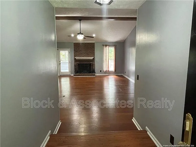 3 bed, 2.0 bath, $1,800 — Photo 3