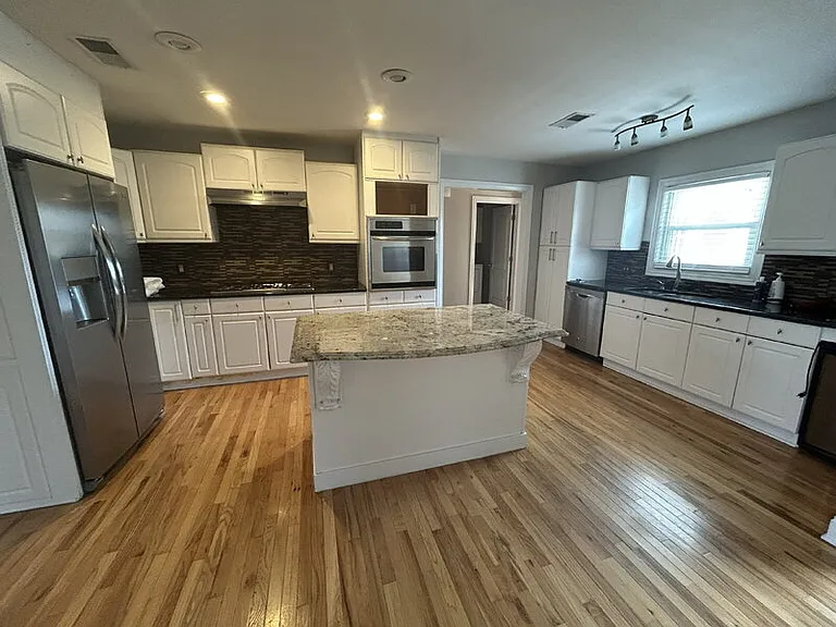 4335 Georgia St — Photo 5
