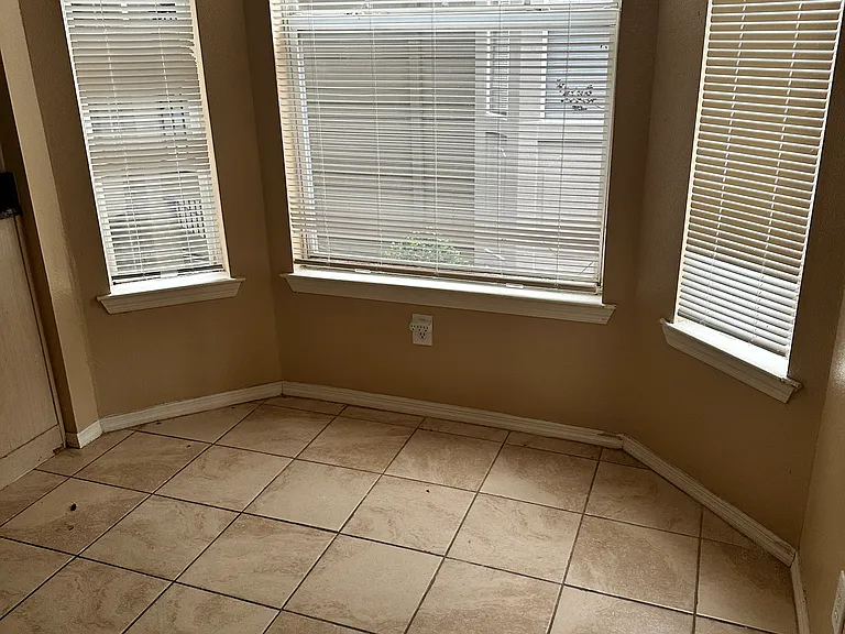 408 Summit Ridge Pl #200 — Photo 3