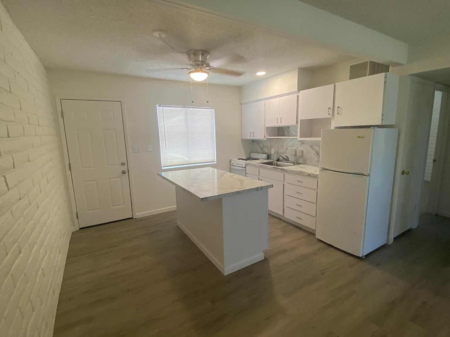 2 bed, 672 sqft, $1,255 — Photo 4