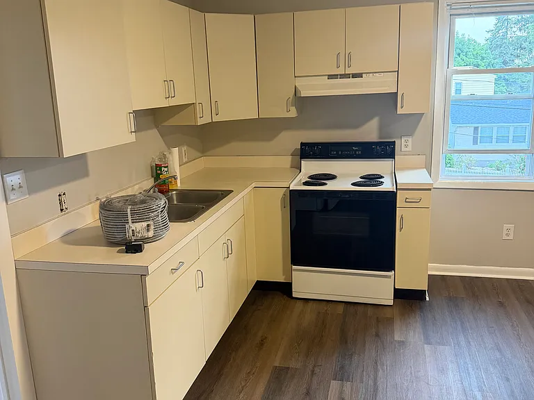 2934 Birney Ave #3 — Photo 5