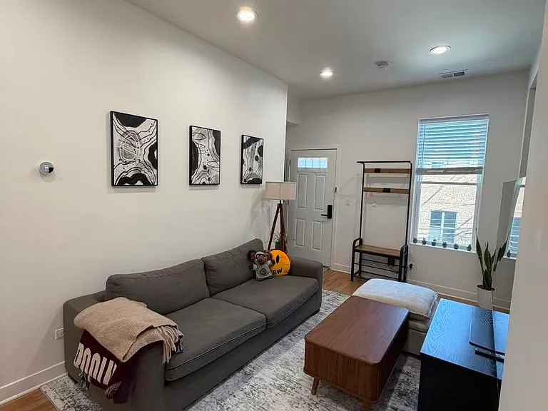 1344 W Ohio St #3R — Photo 3