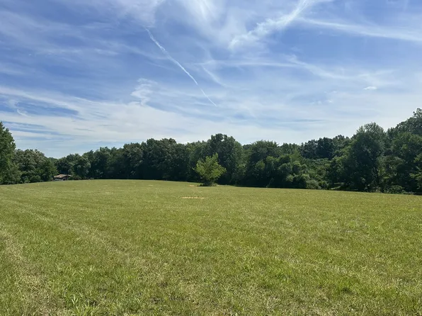 1 Somerville Rd, Cross Plains, TN 37049