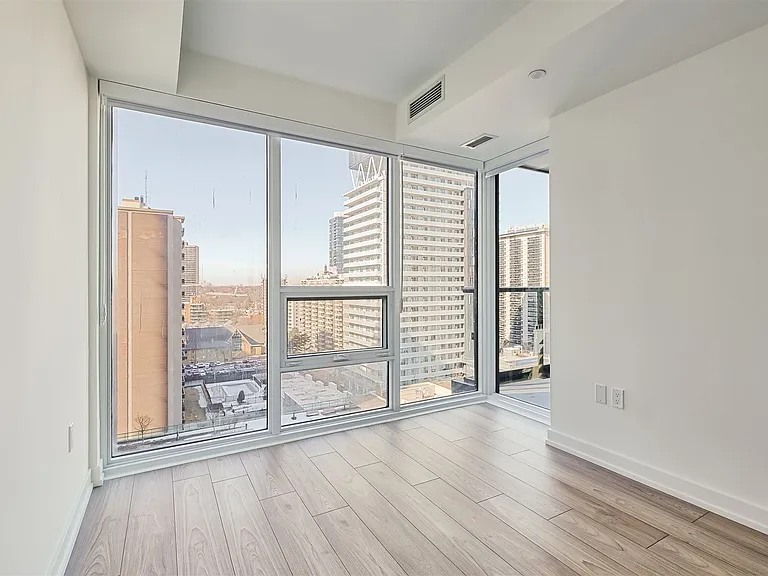 223 Redpath Ave — Photo 81