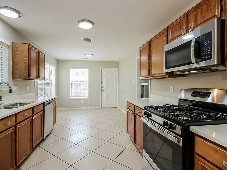 5015 Cupids Bower Ct — Photo 8