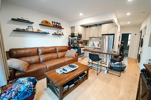 271 Ainslie St #1 Photo 1