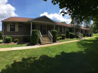 290 W Walnut St, Yoe, PA 17313