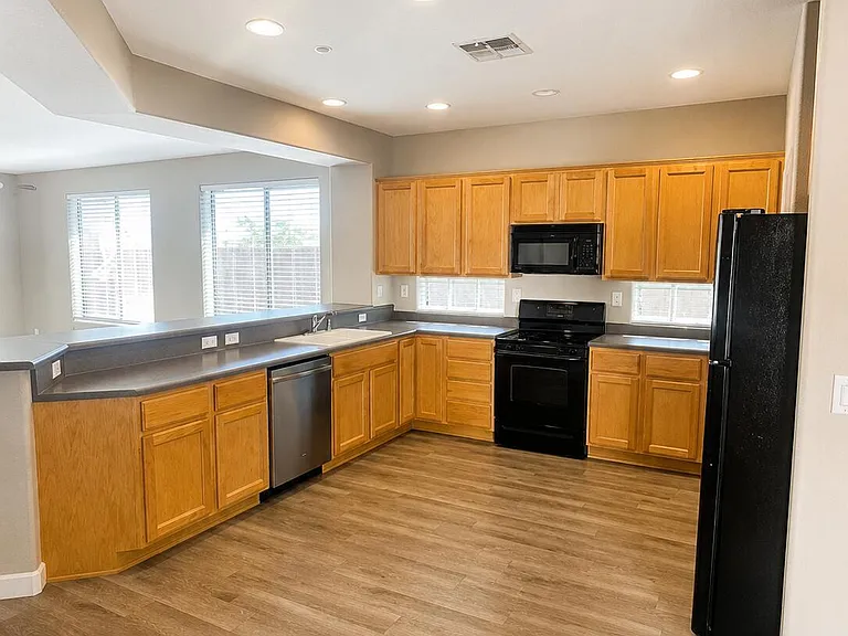 41831 N Mill Creek Way — Photo 2
