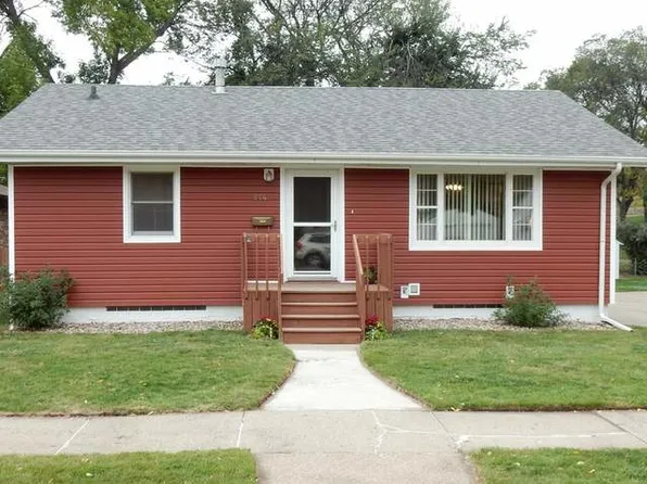 914 Curtis St, Bismarck, ND 58501