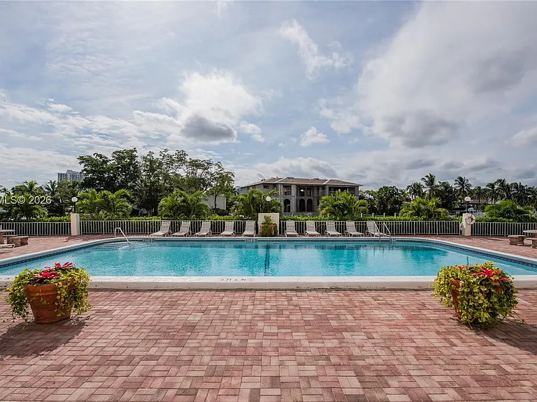 401 Golden Isles Dr #1011 — Photo 41