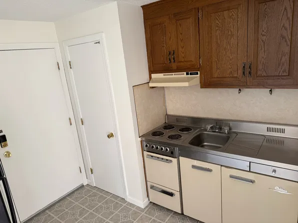 134 W Main St #10, Plainville, CT 06062