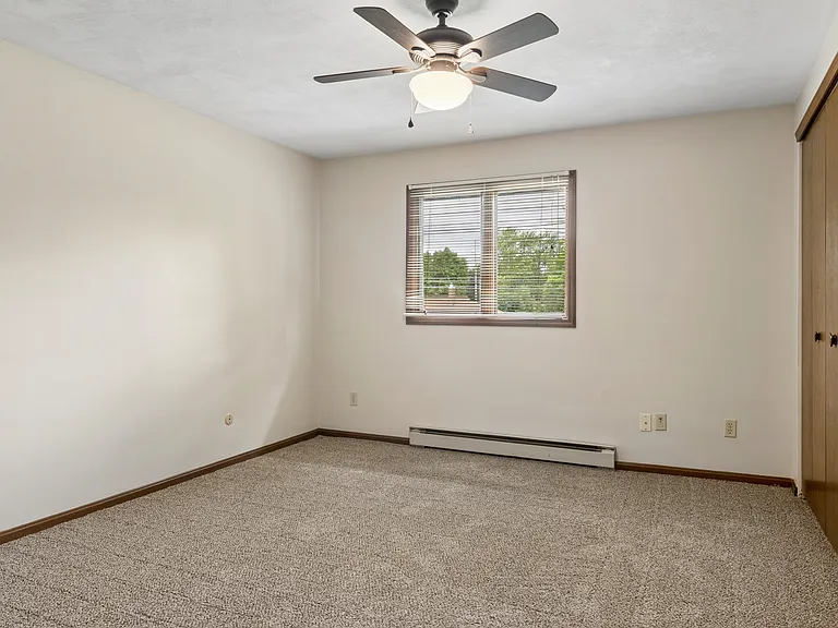 Carriage Hill Apartments — Photo 7