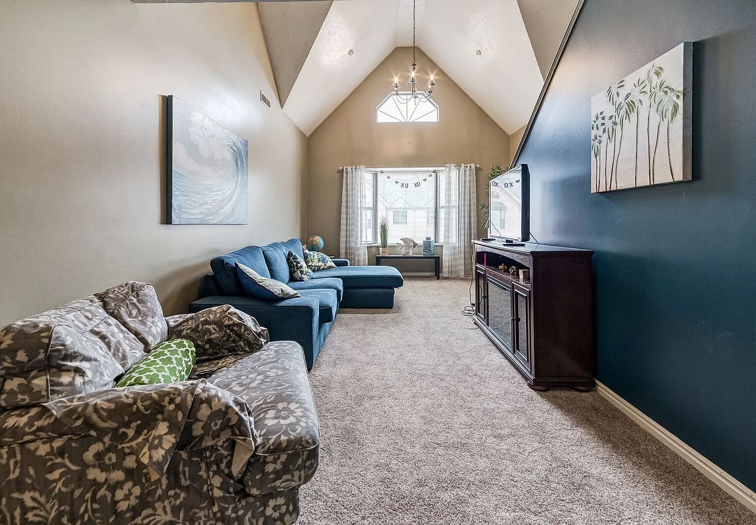 5 bed, 1245 sqft, $565 — Photo 2