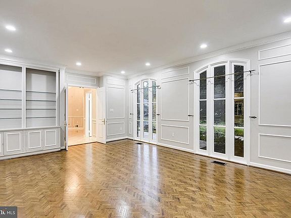 4th image of 7001 Loch Lomond Dr