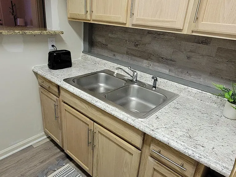 80 McIntosh Ln #B — Photo 9