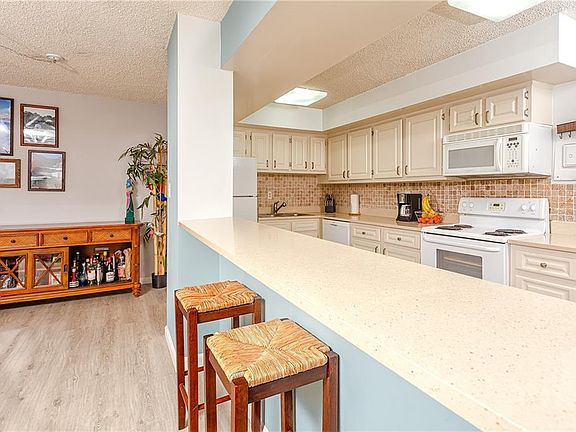5th image of 2401 Bayshore Blvd Unit 412