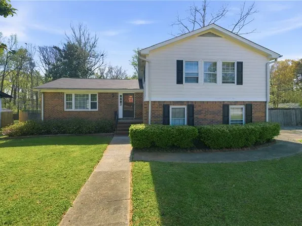 137 Bonnie Ln NW, Lilburn, GA 30047
