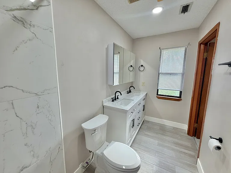3990 Clearwater Ln — Photo 16