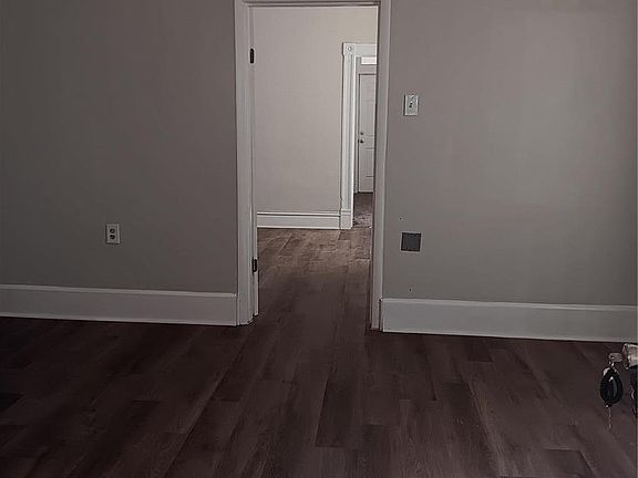 4th image of 350 S Harvey Ave