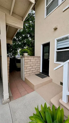 825 Green St Photo 1