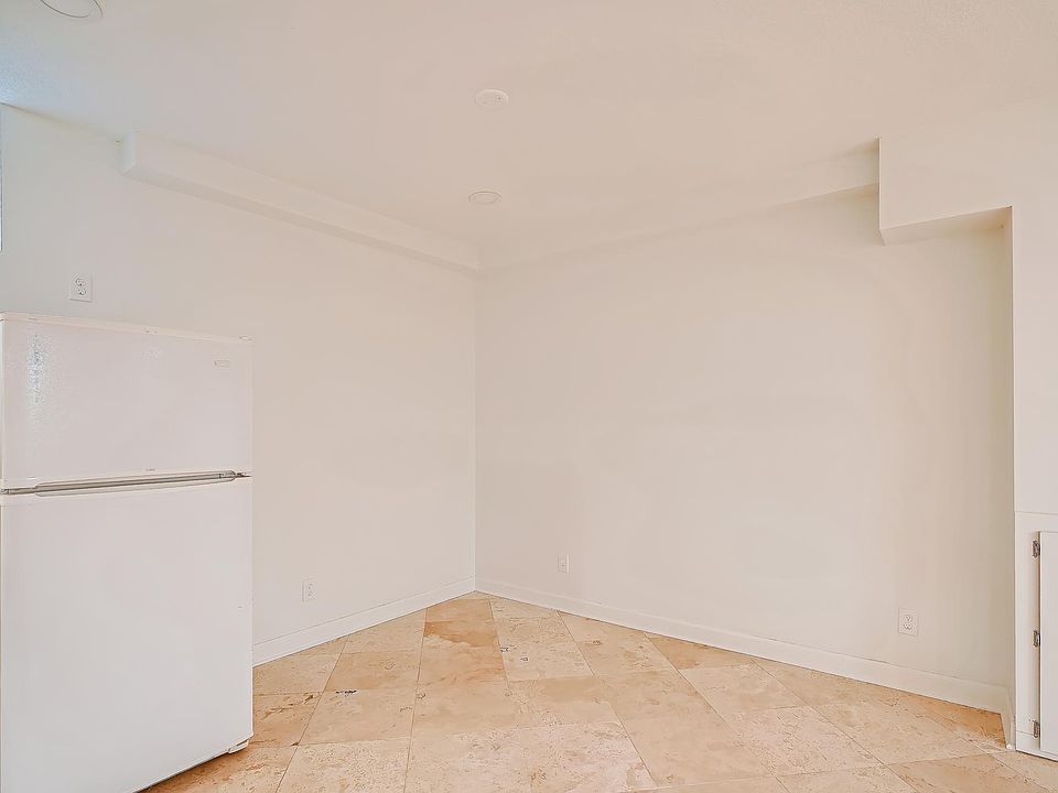 Informal dining space or office space