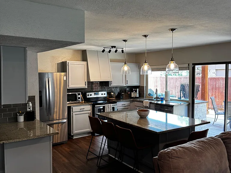 1029 Cross Bend Rd — Photo 3