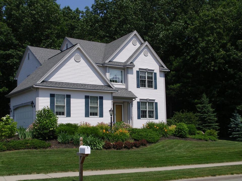 1st image of 4 Tyler Dr