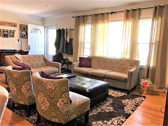4th image of 645 Leclaire Ave