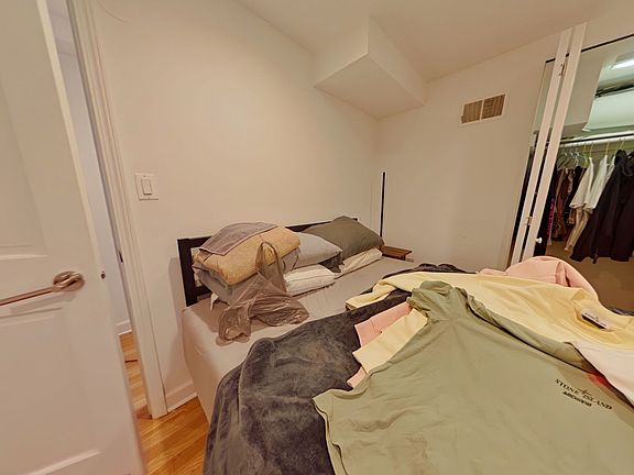 4th image of 2947 N Racine Ave