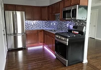 3rd image of 514 Lakeview Ave #2