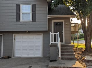 5614 N London Pl, Kansas City, MO 64151