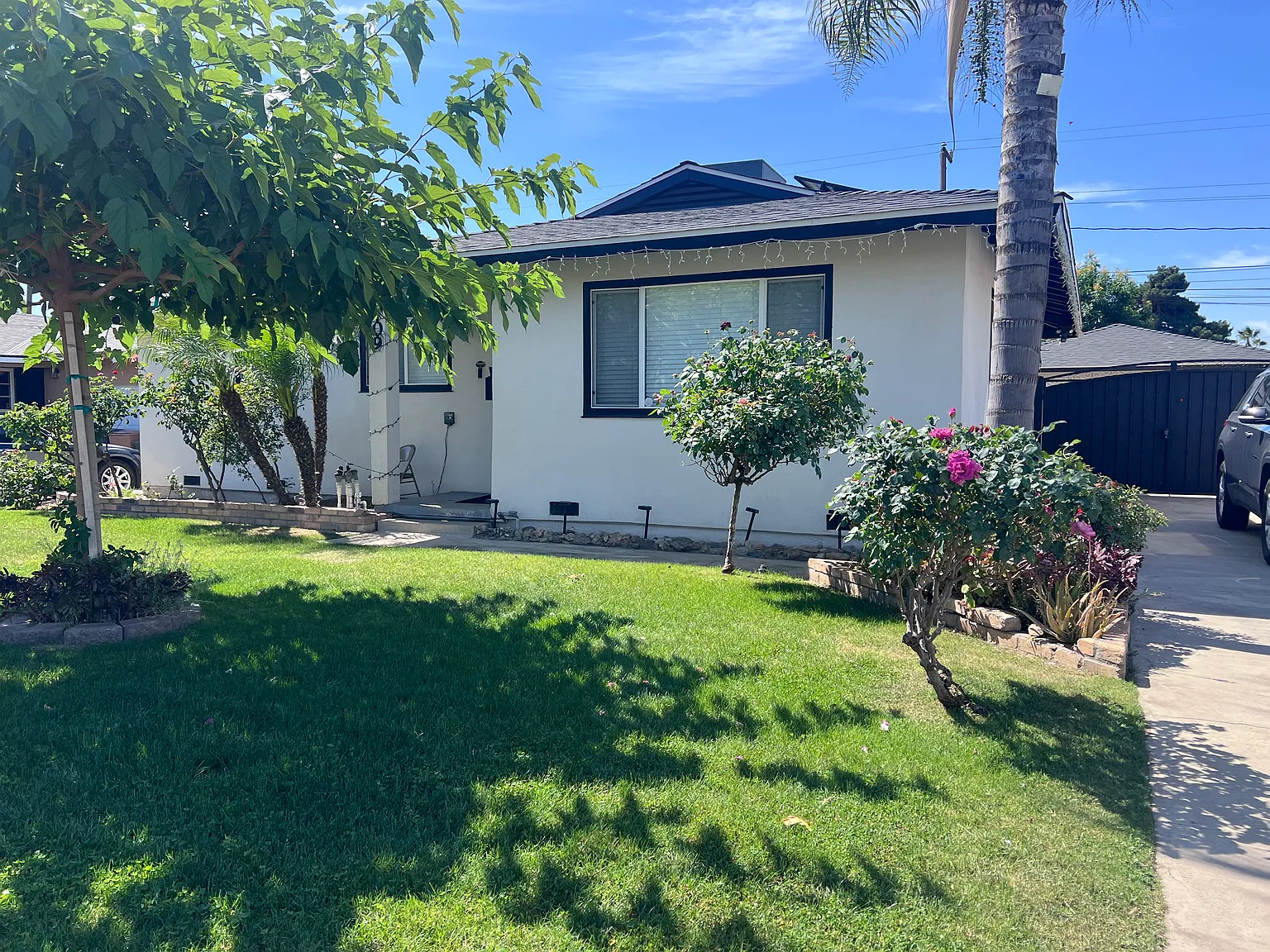 3 bed, 1049 sqft, $2,000 — Photo 1