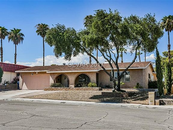 3rd image of 3090 Liberty Cir S