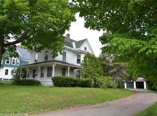11 Highland Ave, Houlton, ME 04730