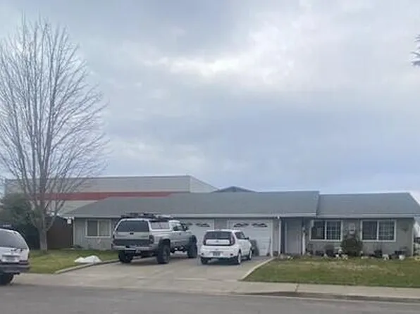 2481 Connell Ave, Medford, OR 97501