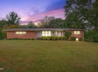 304 Ridgecrest Dr, Elizabethton, TN 37643