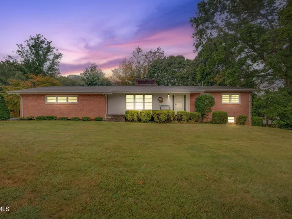 304 Ridgecrest Dr, Elizabethton, TN 37643