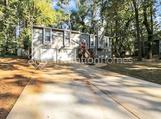 1107 Wildwood Ln, Lawrenceville, GA