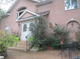 270 Goffle Hill Rd, Hawthorne, NJ 07506