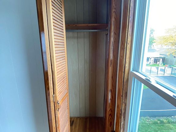 5th image of 255 Woodside Ave #2