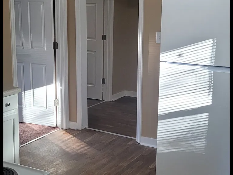 1160 Lawton Dr — Photo 3