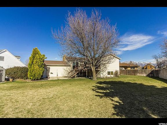 3rd image of 2105 W Champagne Cir