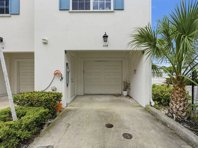 310 N Dixie Hwy #104 — Photo 34